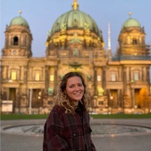 Meet your Posher, Hannah